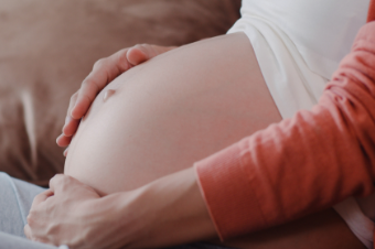 懷孕未滿三個月流產請病假不扣全勤，最快將於5月上路！